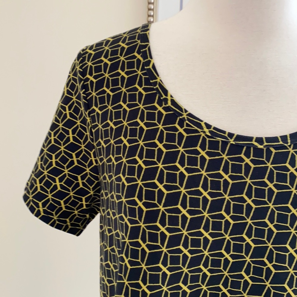 • Lularoe Classic Top •